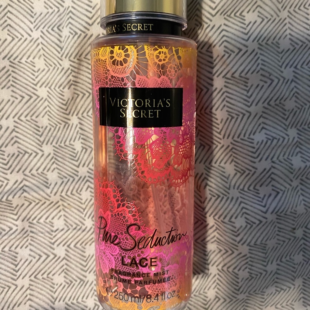 Perfumes (3 in this listing )
